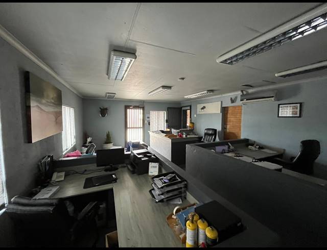 670M² WAREHOUSE FOR SALE IN DAGGAFONTEIN
